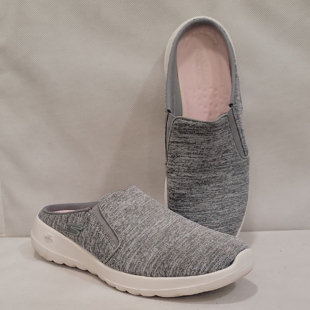 SKECHERS SLIDE ON STYLE GOGA MAT SNEAKERS (sz 8-1/2)